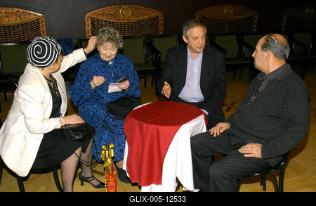 Zenthe Ferenc 85 éves-stock-foto