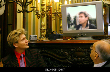 Varnus Xavér a Művész kávéházban mutatta be új könyvét-stock-foto