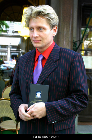 Varnus Xavér a Művész kávéházban mutatta be új könyvét-stock-foto