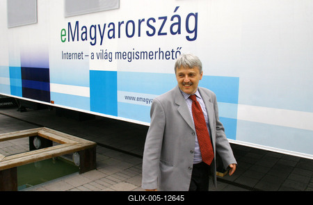 Indul az eMagyarország Roadshow-stock-foto