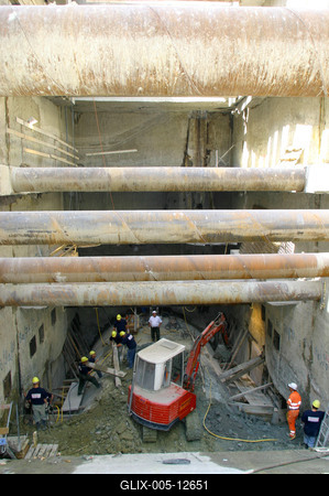 Épül az új aluljáró a Keletinél-stock-foto