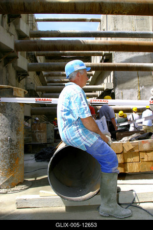 Épül az új aluljáró a Keletinél-stock-foto