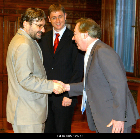 Gyurcsány Ferenc kitüntette Andrew Lloyd Webbert-stock-foto