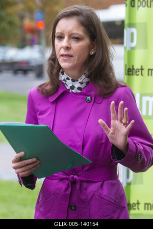 Szél Bernadett sajtótájékoztatót tart Hatvanban-stock-foto
