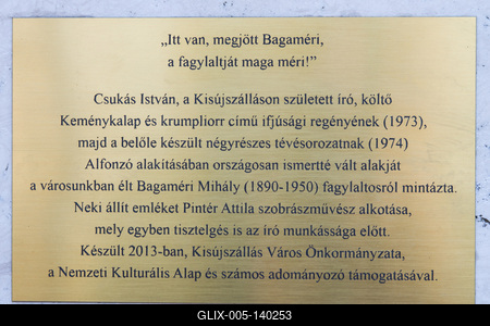 Kisújszállás, a Bagaméri szobor emléktáblája-stock-foto
