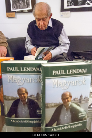 Paul Lendvai: Magyarok című könyvének bemutatója-stock-foto