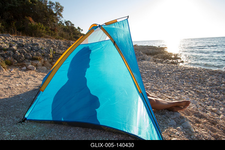 Horvátország, napozó turista Zadarban-stock-foto