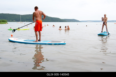 Örvényes Platán (Vadkacsa) szabadstrand-stock-foto
