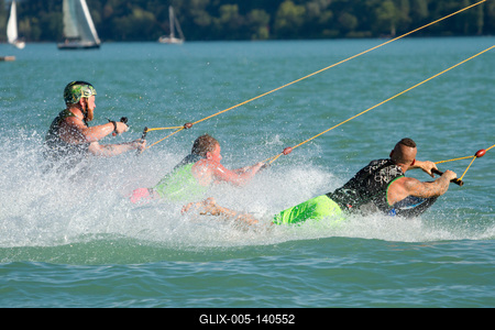 Vizisízés, wakeboardozás a Balatonban-stock-foto