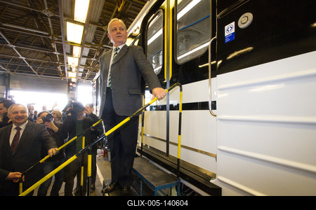 Tarlós István polgármester átadta a felújított orosz metrószerelvényeket-stock-foto