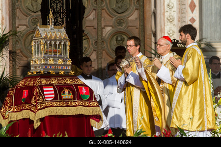Ünnepi szentmise és körmenet a Bazilikánál-stock-foto