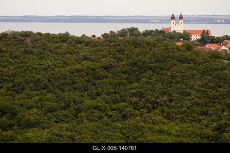 A Tihanyi Bencés Apátság látványa-stock-foto