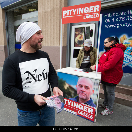 Dopeman (Pityinger László) kampányol a Teleki téren-stock-foto
