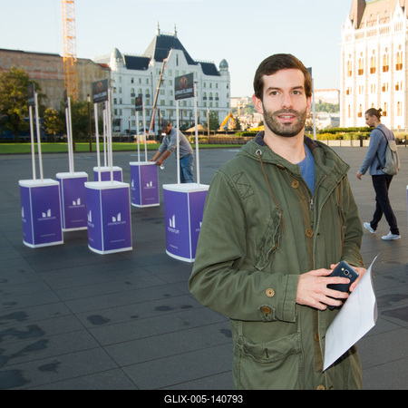 A Momentum bejelentette, hogy csatlakozik a korrupcióellenes aláírásgyűjtéshez-stock-foto