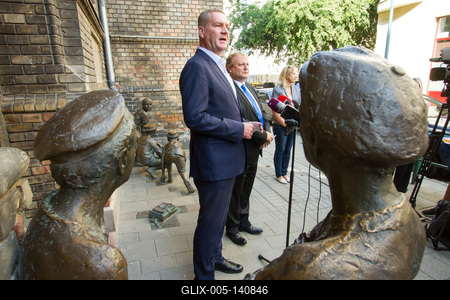 Botka László és Hiller István sajtótájékoztatója-stock-foto