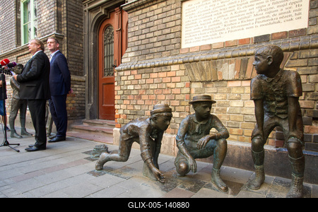 Botka László és Hiller István sajtótájékoztatója-stock-foto