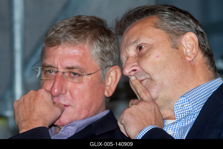 Megállapodást írtak alá az ellenzéki pártok-stock-foto