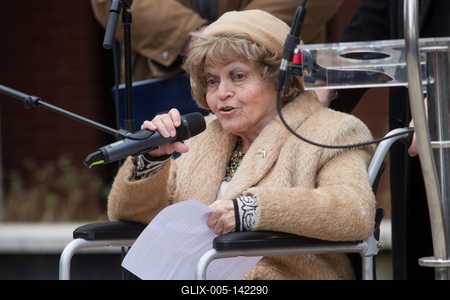 Felavatták Tom Lantos szobrát-stock-foto