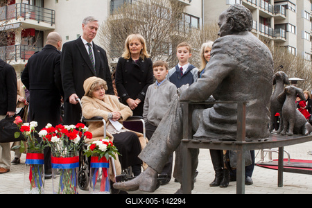 Felavatták Tom Lantos szobrát-stock-foto