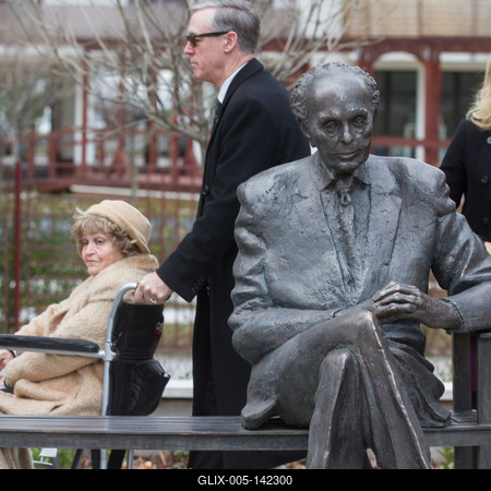 Felavatták Tom Lantos szobrát-stock-foto