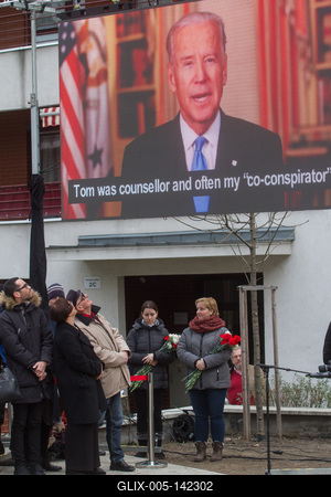 Felavatták Tom Lantos szobrát-stock-foto