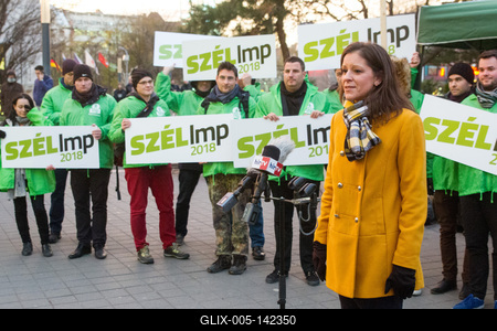 Az LMP ételosztása a Deák téren-stock-foto