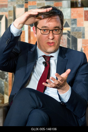 Politika - Miniszterelnök-jelöltek vitáznak-stock-foto