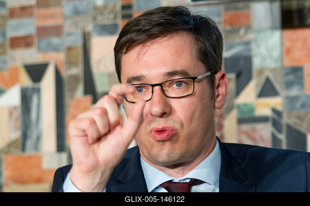 Politika - Miniszterelnök-jelöltek vitáznak-stock-foto