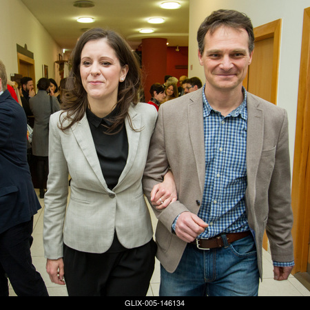 Politika - Miniszterelnök-jelöltek vitáznak-stock-foto