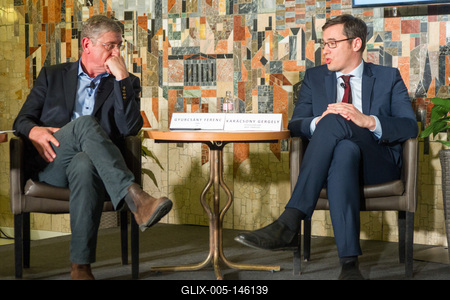 Politika - Miniszterelnök-jelöltek vitáznak-stock-foto