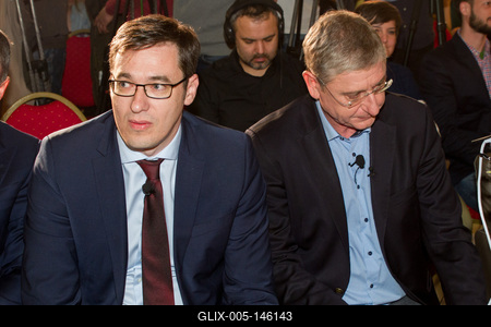 Politika - Miniszterelnök-jelöltek vitáznak-stock-foto