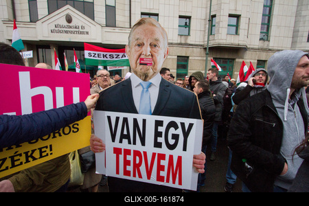 Békemenet gyülekezõ a Bem téren.A képen Soros György bábu.2018.03.15.Fotó:Vörös Szilárd-stock-foto