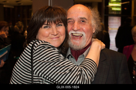 Budapest, 2010.12.04.
Idén nyolcadik alkalommal került megrendezésre a Prima Primissima Díjátadó Gálaest a Művészetek Palotájában.

A képen: Sándor György humorista a párjával-stock-foto