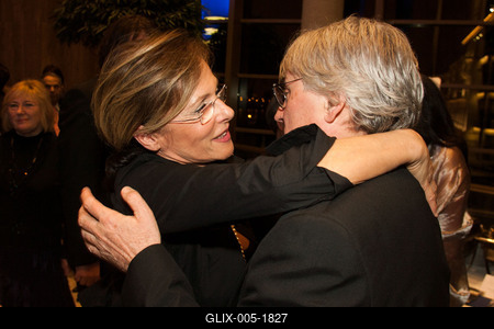 Budapest, 2010.12.04.
Idén nyolcadik alkalommal került megrendezésre a Prima Primissima Díjátadó Gálaest a Művészetek Palotájában.

A képen: Pataki Ági modell, producer és Koltai Lajos operatőr-stock-foto