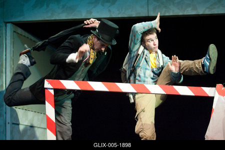 Presser Gábor - Varró Dániel - Teslár Ákos: Túl a Maszat-hegyen-stock-foto