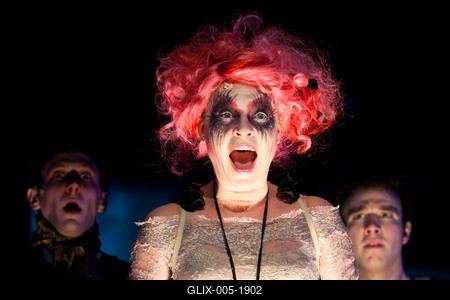 Presser Gábor - Varró Dániel - Teslár Ákos: Túl a Maszat-hegyen-stock-foto