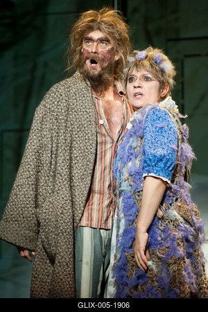 Presser Gábor - Varró Dániel - Teslár Ákos: Túl a Maszat-hegyen-stock-foto