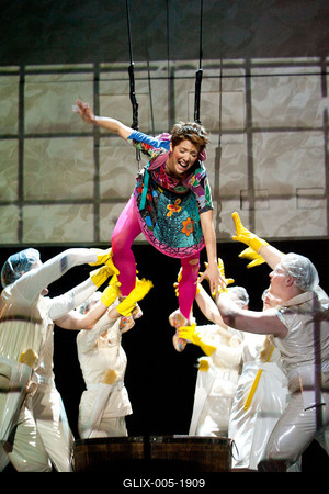 Presser Gábor - Varró Dániel - Teslár Ákos: Túl a Maszat-hegyen-stock-foto