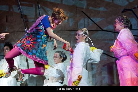 Presser Gábor - Varró Dániel - Teslár Ákos: Túl a Maszat-hegyen-stock-foto