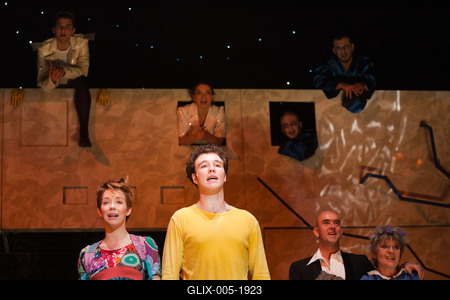 Presser Gábor - Varró Dániel - Teslár Ákos: Túl a Maszat-hegyen-stock-foto