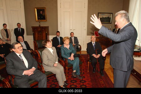 A nemzet színészeit fogadta az államfő-stock-foto