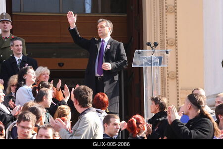 Március 15.-i megemlékezés a Múzeum kertben-stock-foto