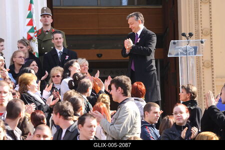 Március 15.-i megemlékezés a Múzeum kertben-stock-foto