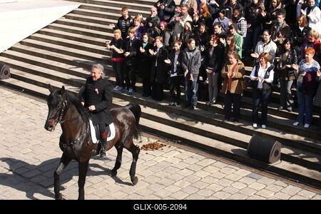 Március 15.-i megemlékezés a Múzeum kertben-stock-foto
