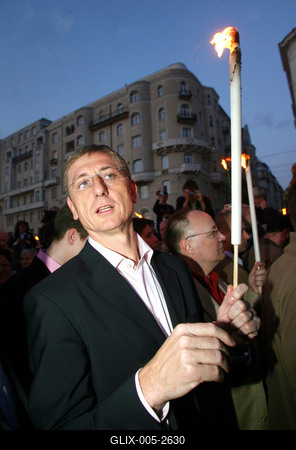 Békenap a Duna-parton-stock-foto