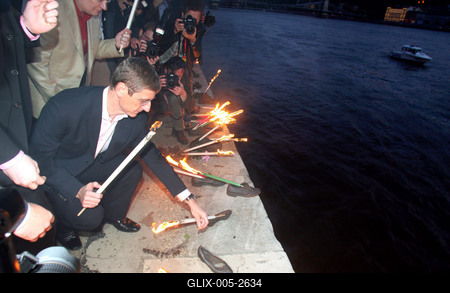 Békenap a Duna-parton-stock-foto