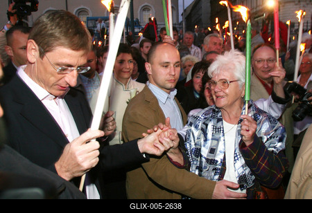 Békenap a Duna-parton-stock-foto