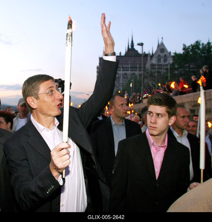 Békenap a Duna-parton-stock-foto