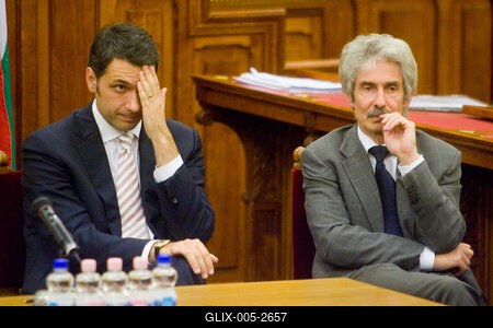 A parlamenti pártok meghallgatják a köztársasági elnök-jelölteket-stock-foto