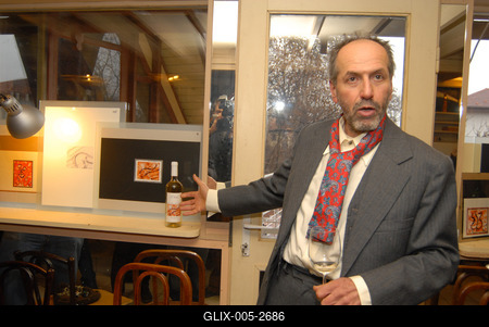 Benkő Dániel női hátsókat fest-stock-foto